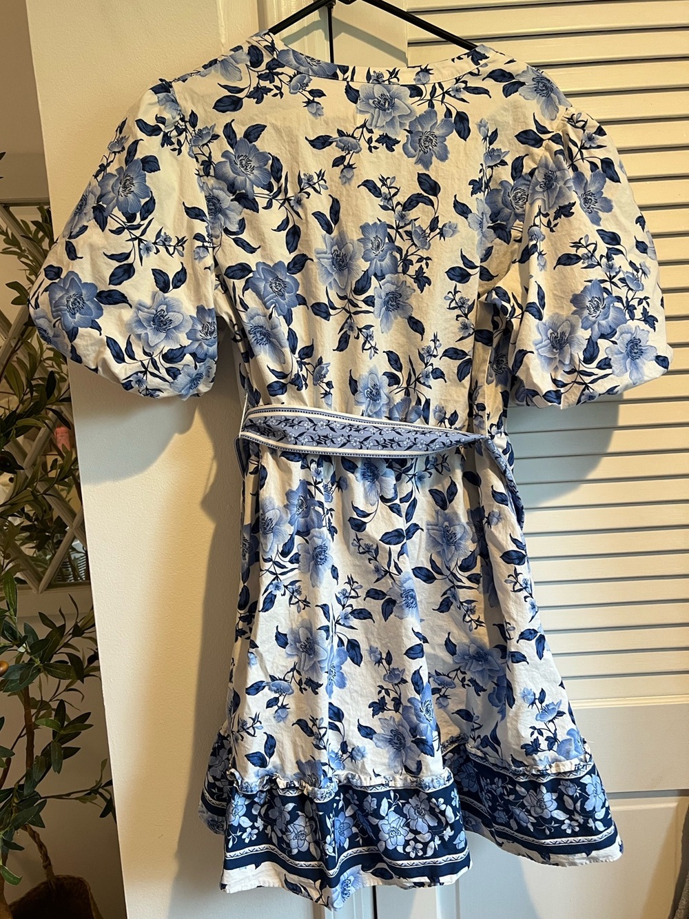 Joie Blue and White Floral Button-Up Puff Sleeve Dress - Picture 7 of 8